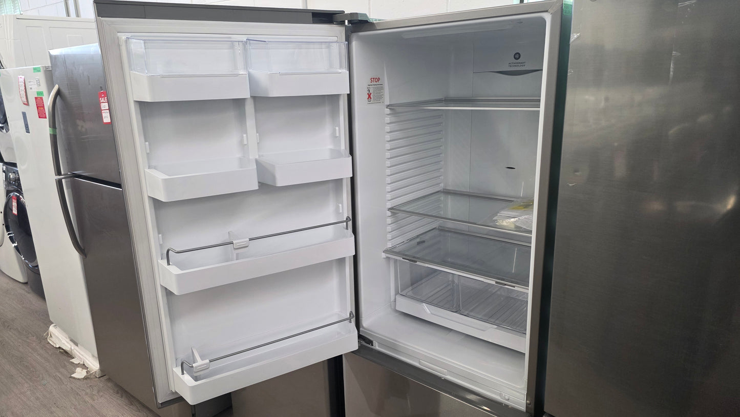 Open Box Fisher Paykel 25" Bottom Freezer Fridge RF135B