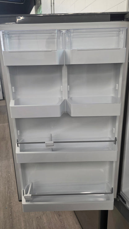 Open Box Fisher Paykel 25" Bottom Freezer Fridge RF135B