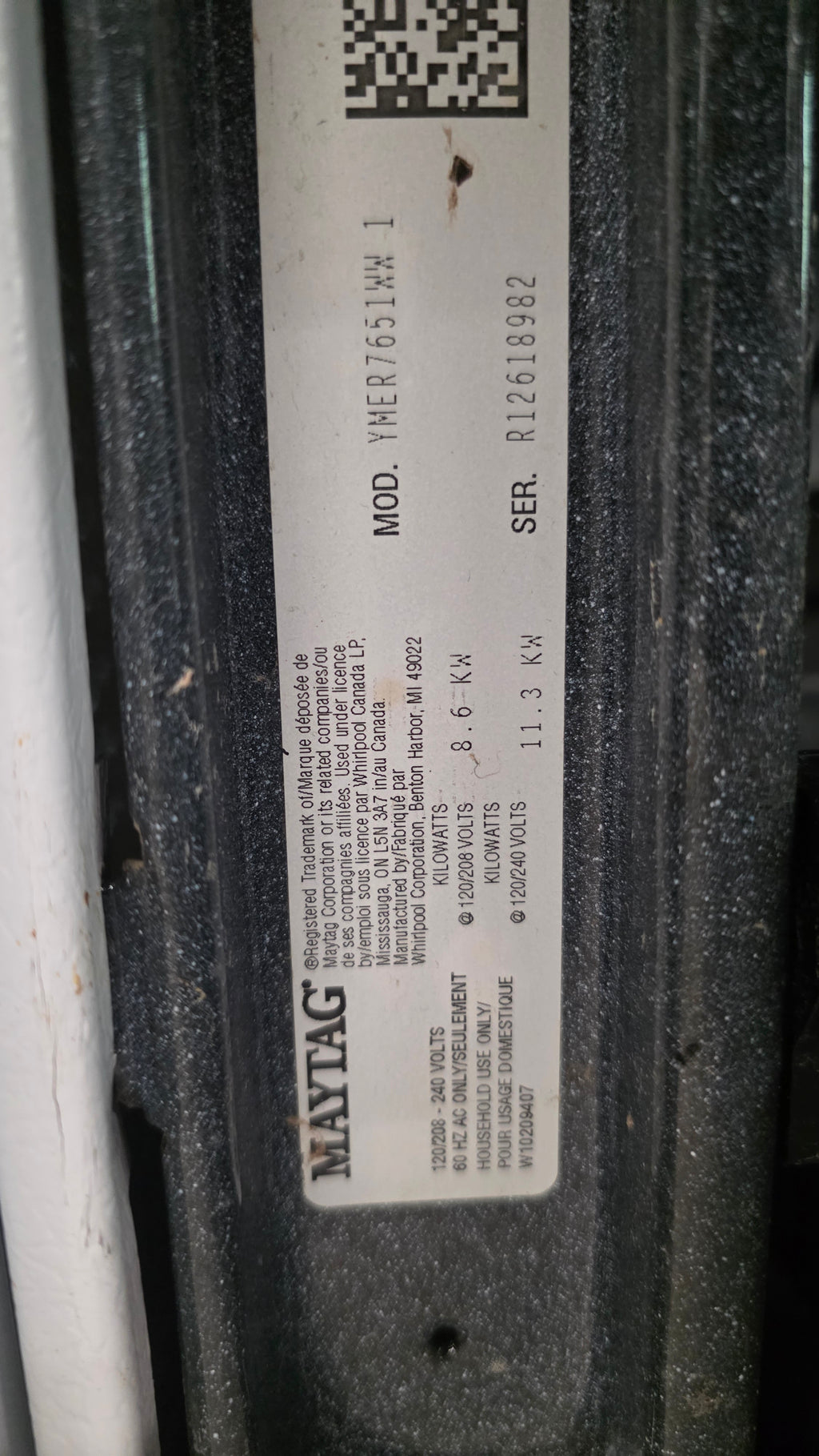 Maytag 30" Glass Top Range YMER7651WW 1