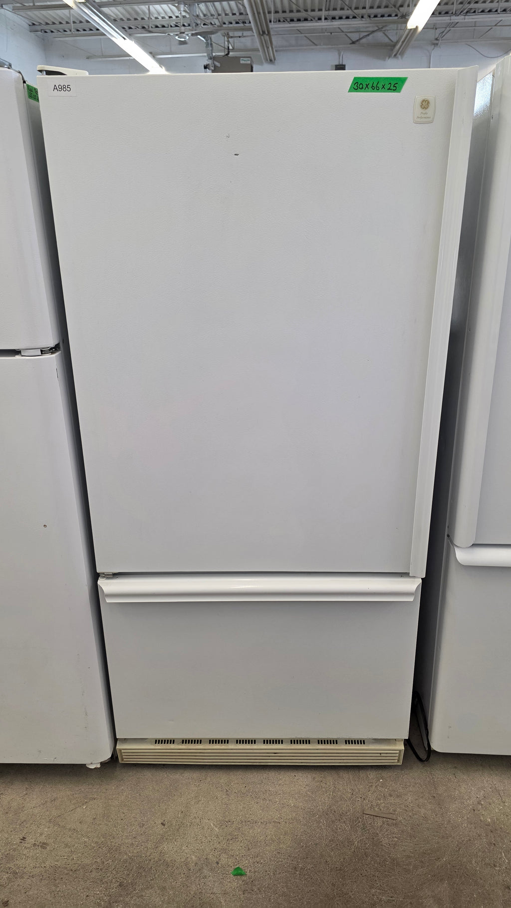 GE Profile 30" Bottom Freezer Fridge -TDC18PAAWW