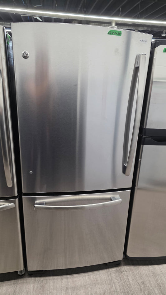 GE 30" Bottom Freezer Fridge PDR20KSEARES