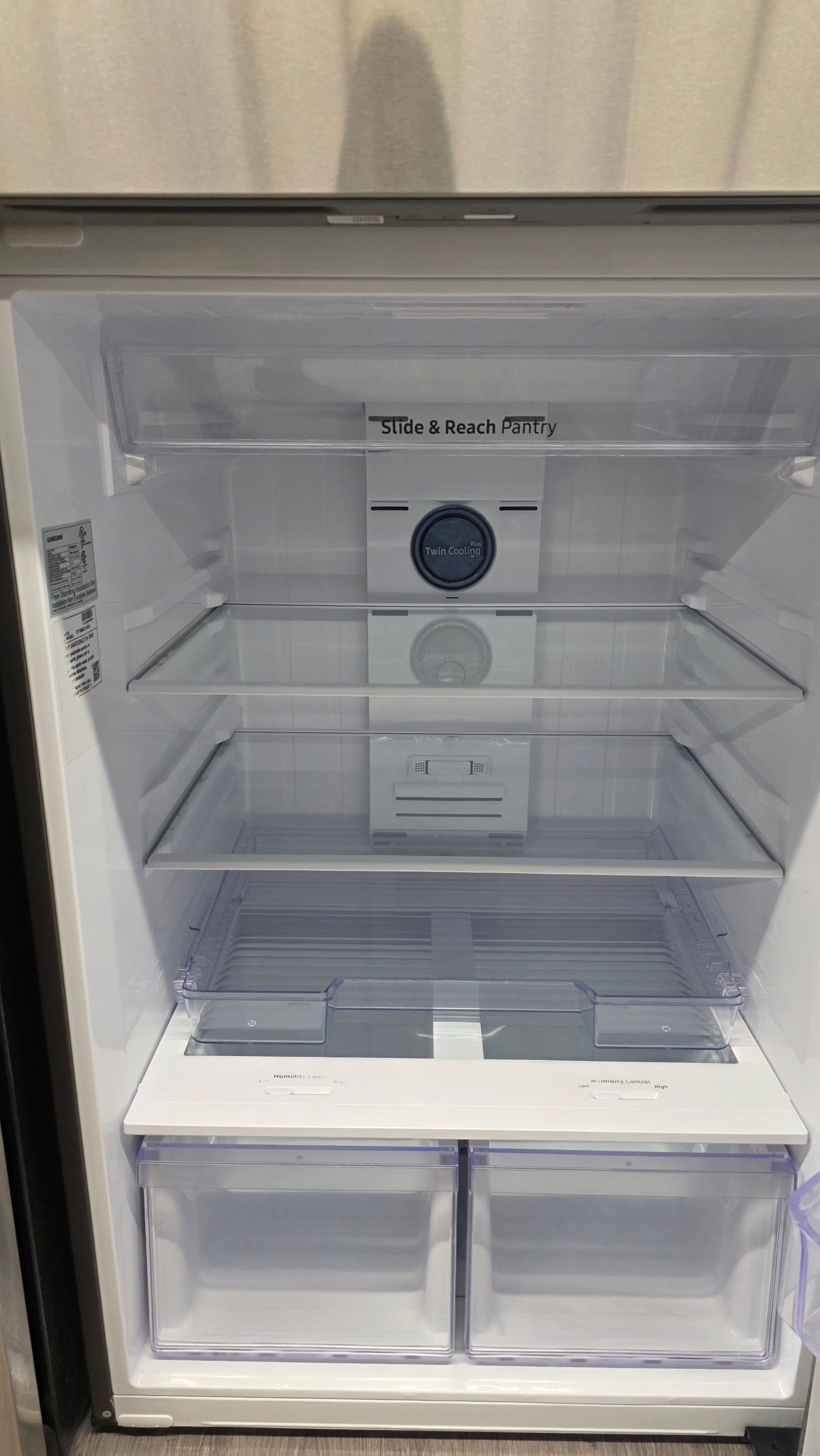 Samsung 28.5" Top Freezer Fridge RT18M6213SR