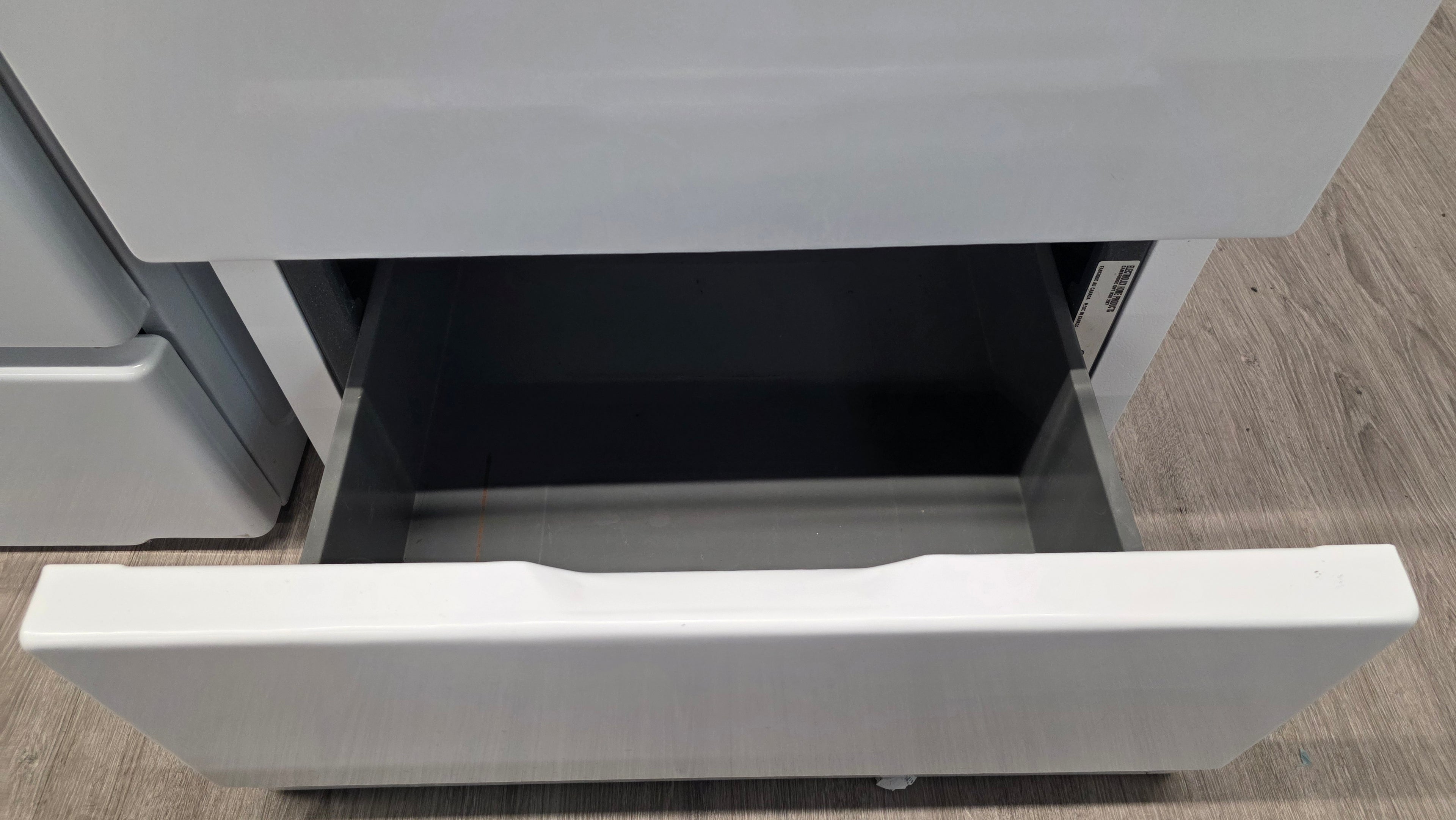 Frigidaire 24" Coil Top Range- CMEF212ES1
