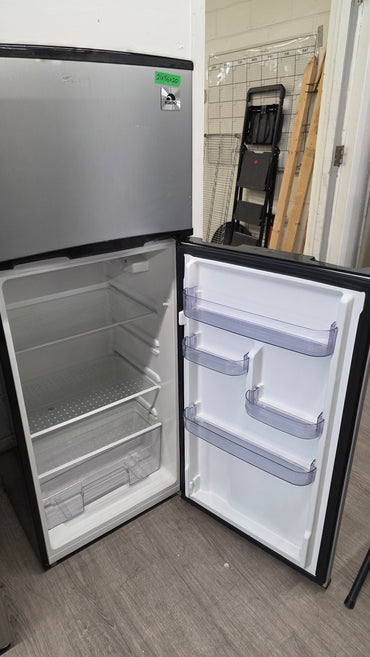 Igloo 21" Stainless Steel Top Freezer Fridge FR725-B