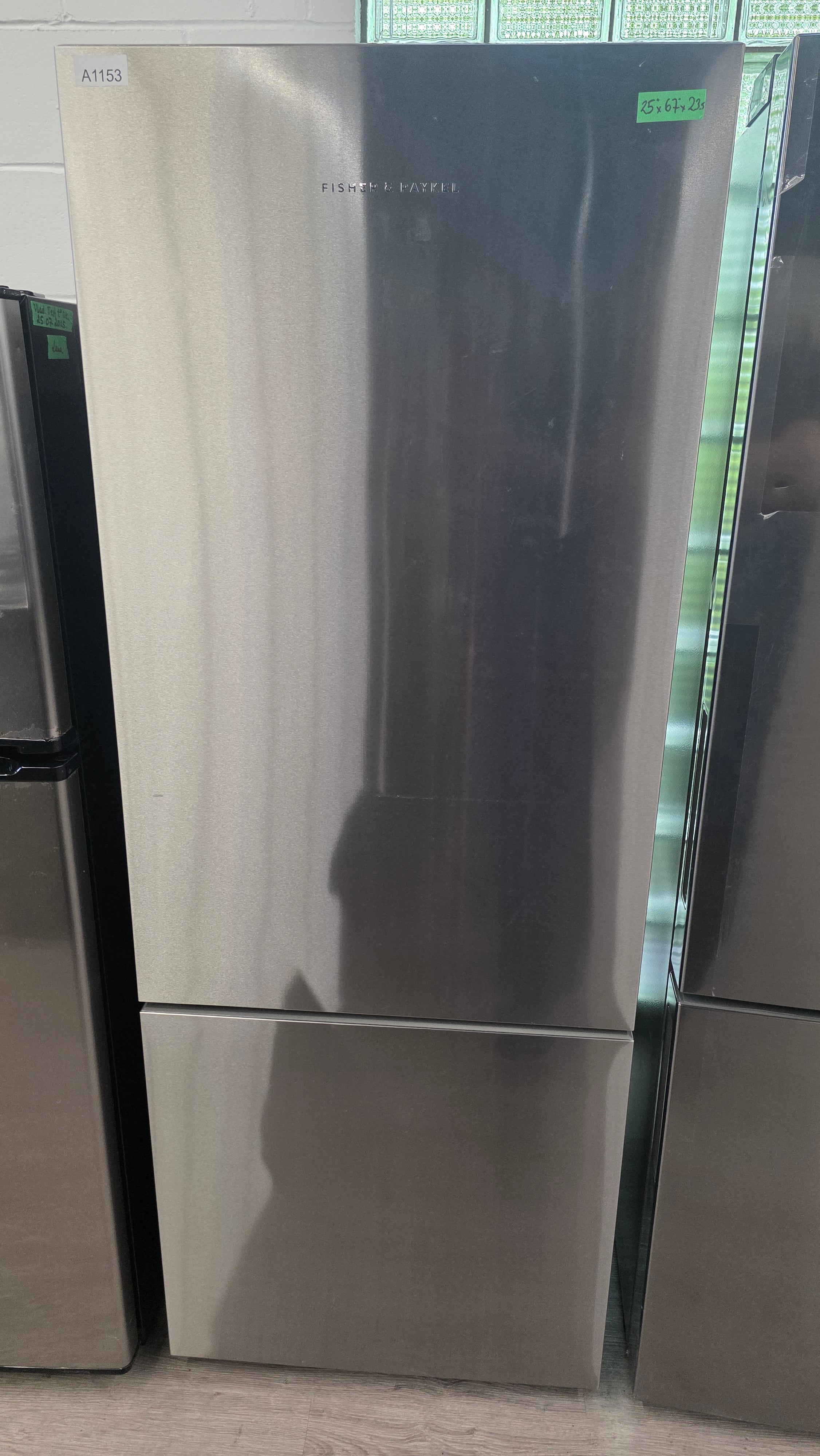 Open Box Fisher Paykel 25" Bottom Freezer Fridge RF135B