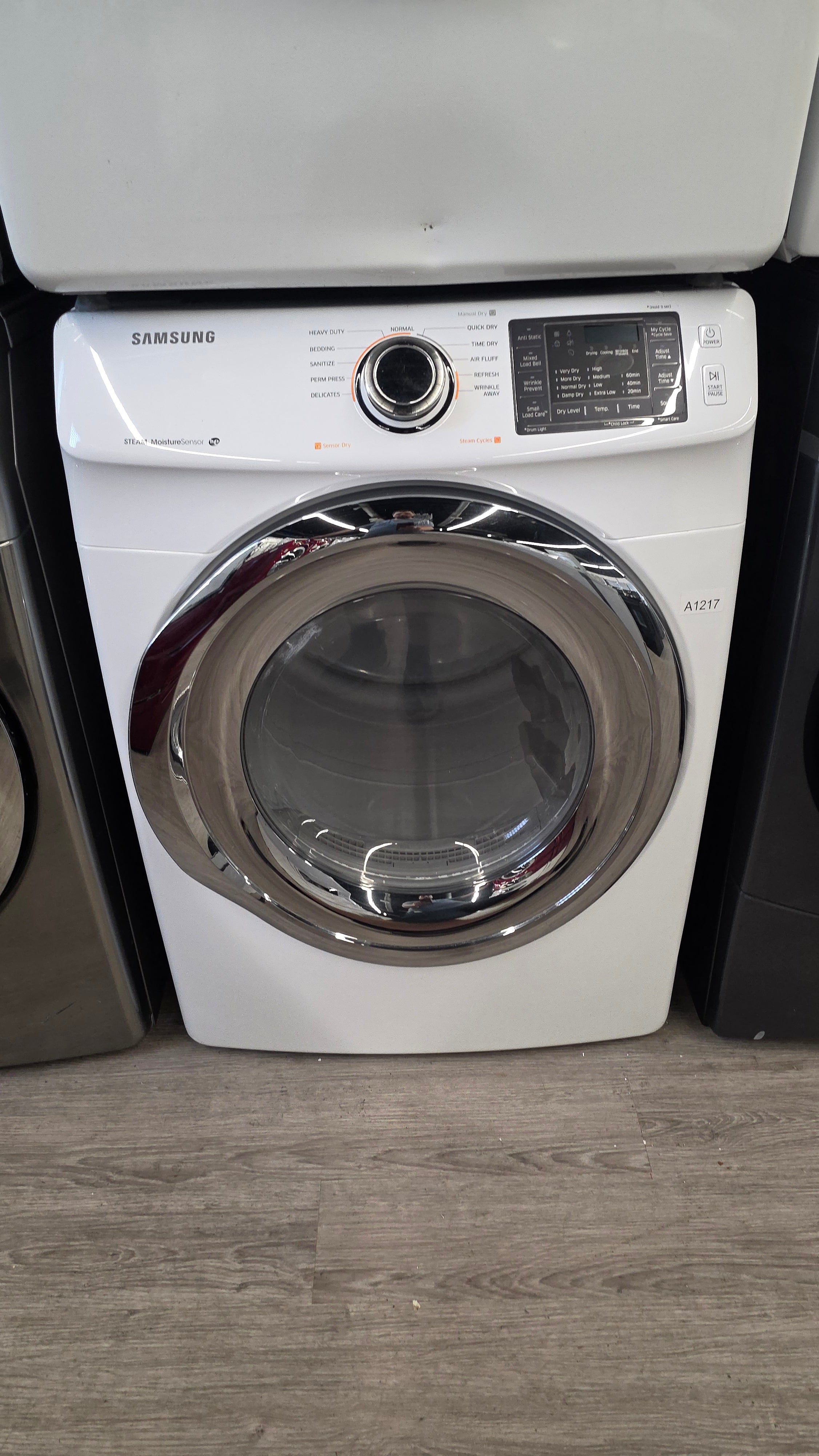 Samsung 27" Front Load Dryer DV42H5200EW/AC