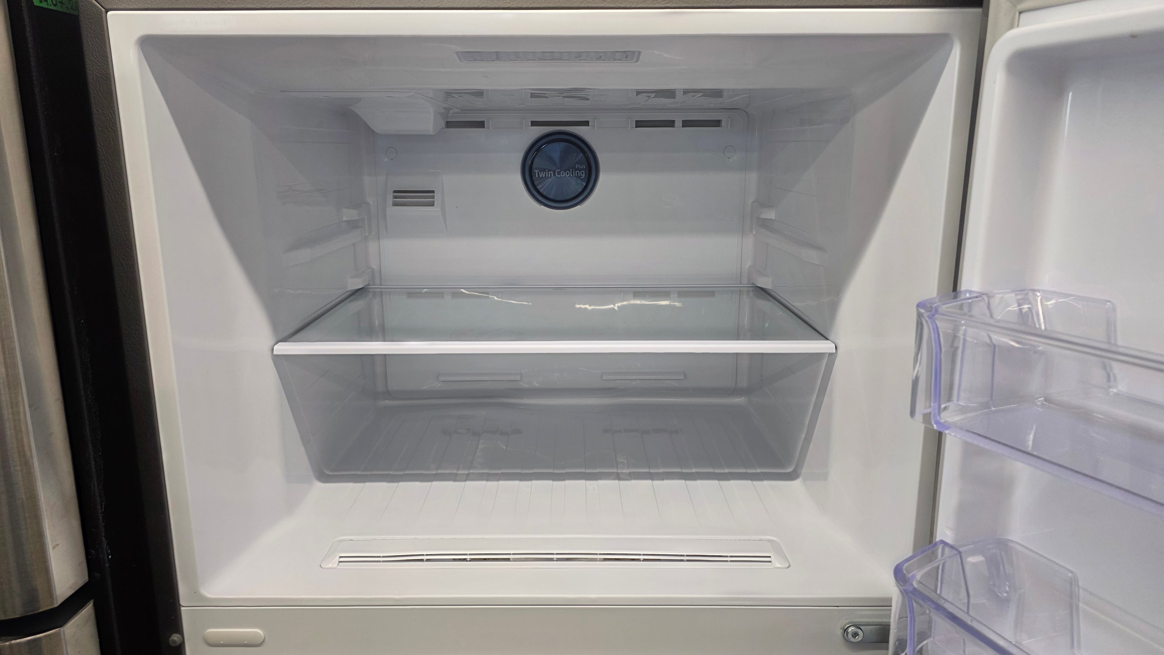 Samsung 28.5" Top Freezer Fridge RT18M6213SR
