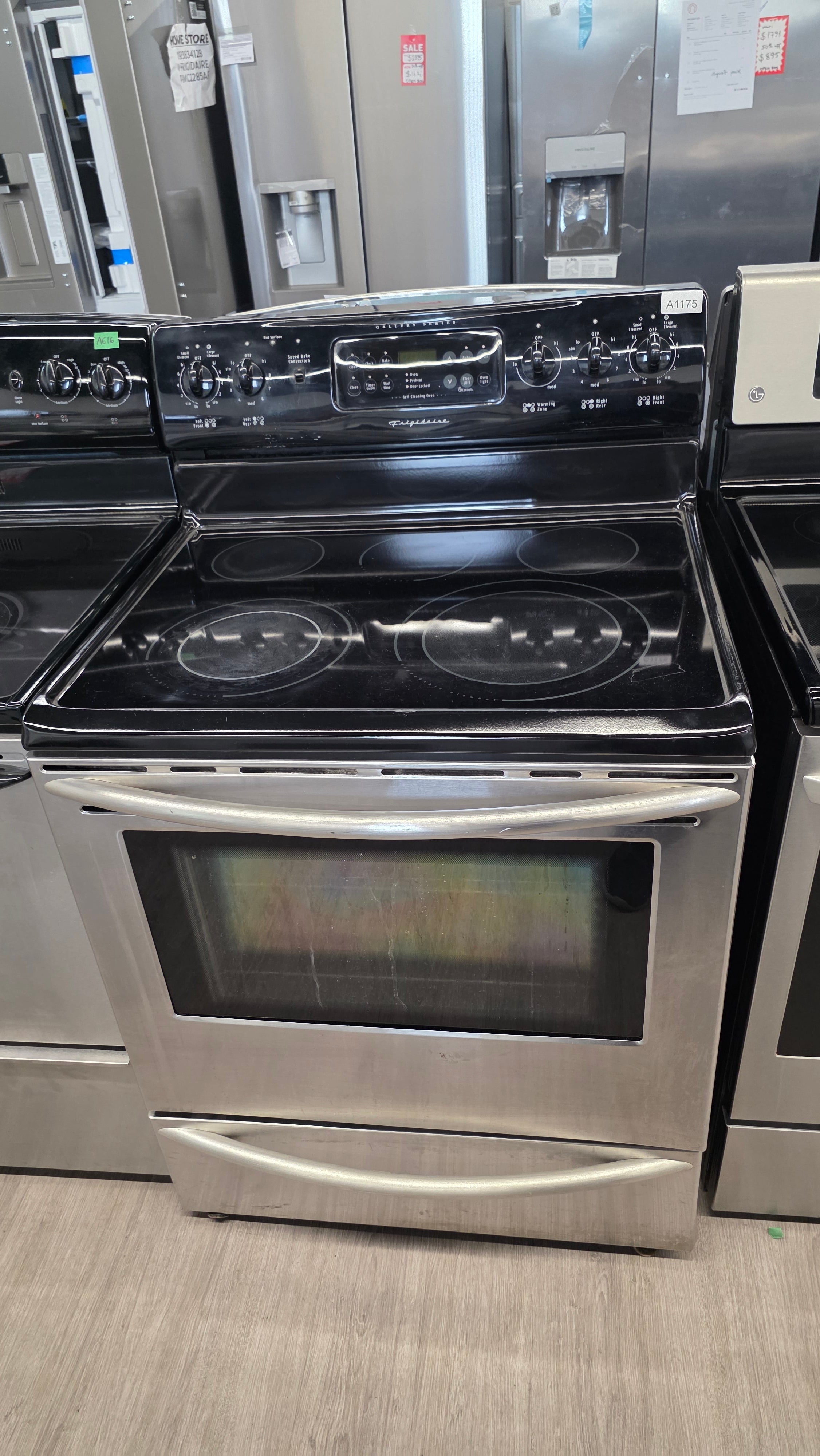 Frigidaire 30" Glass Top Range CGLEF379