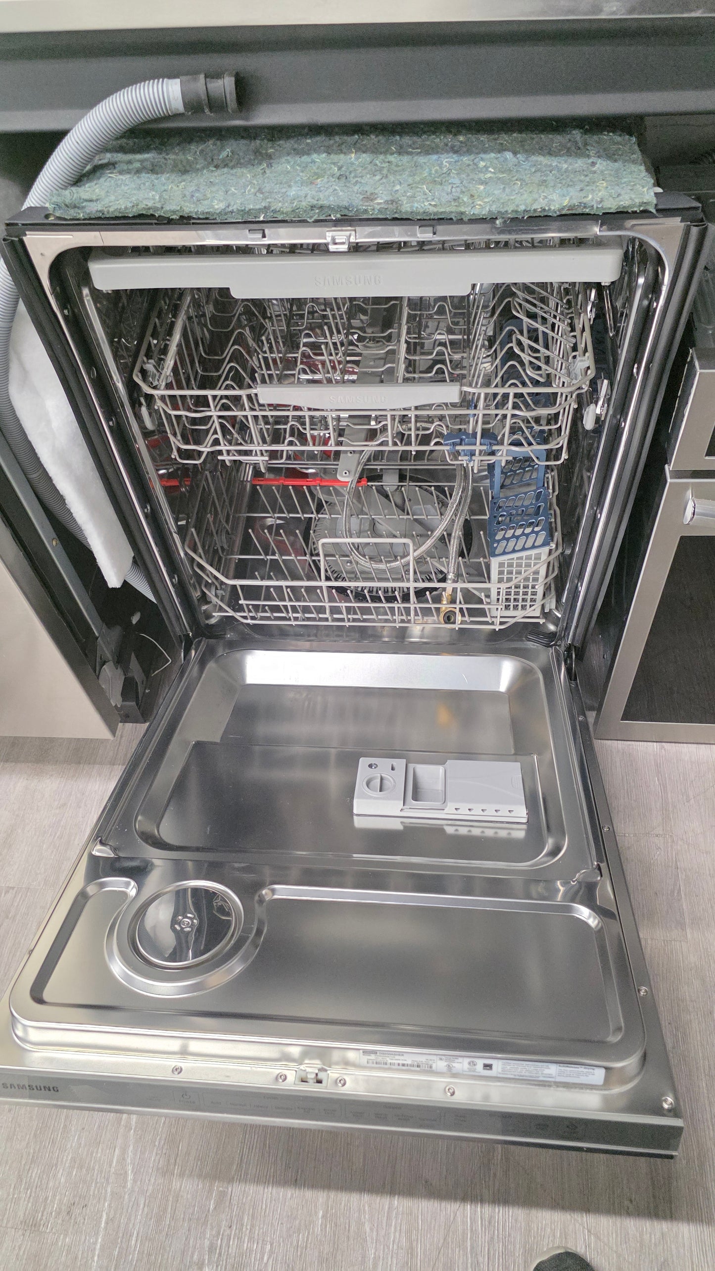 Samsung 24" Stainless Steel Dishwasher DW80R5061 US