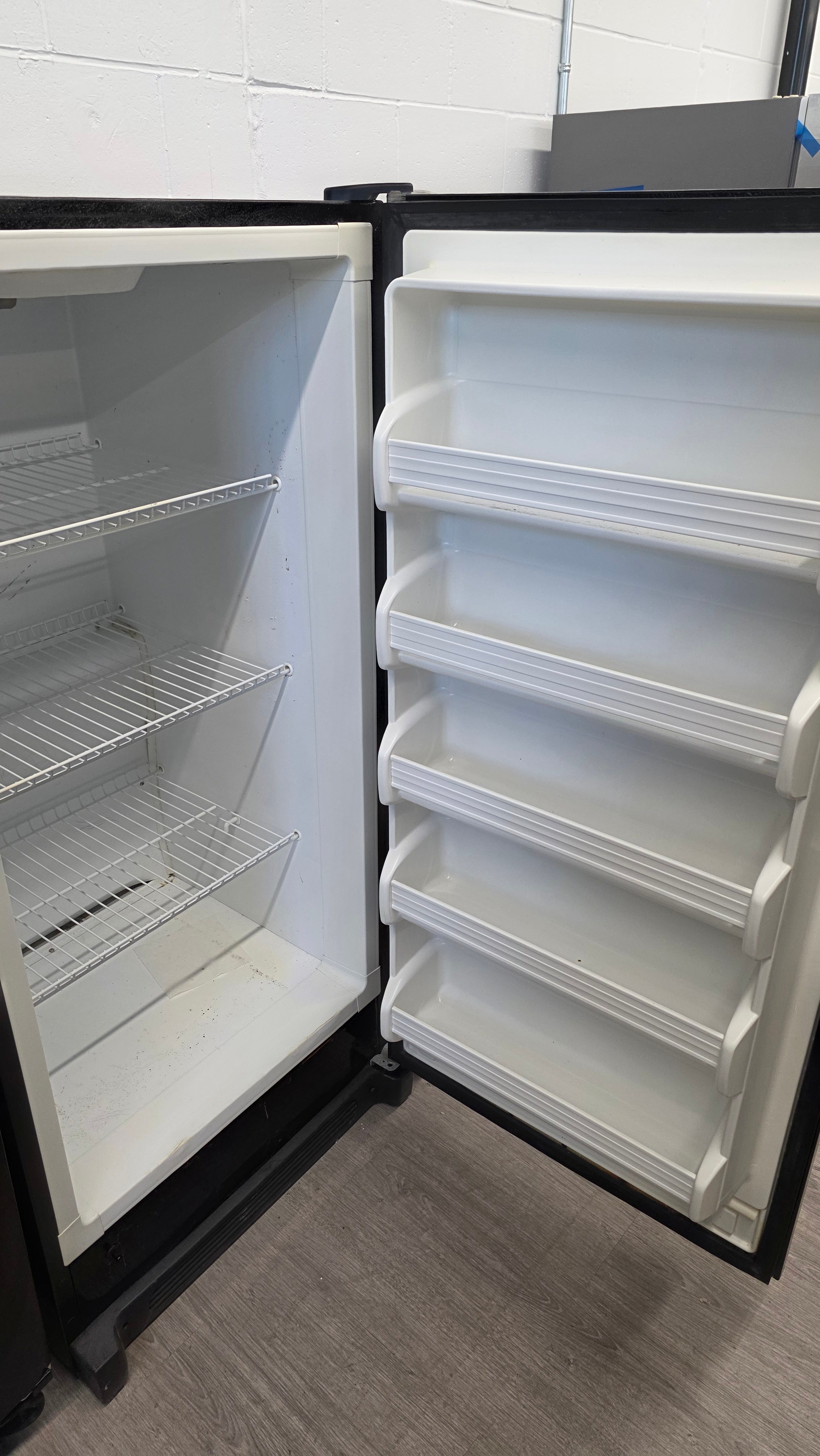 Kenmore - 28" Upright Black Freezer - 970-254394