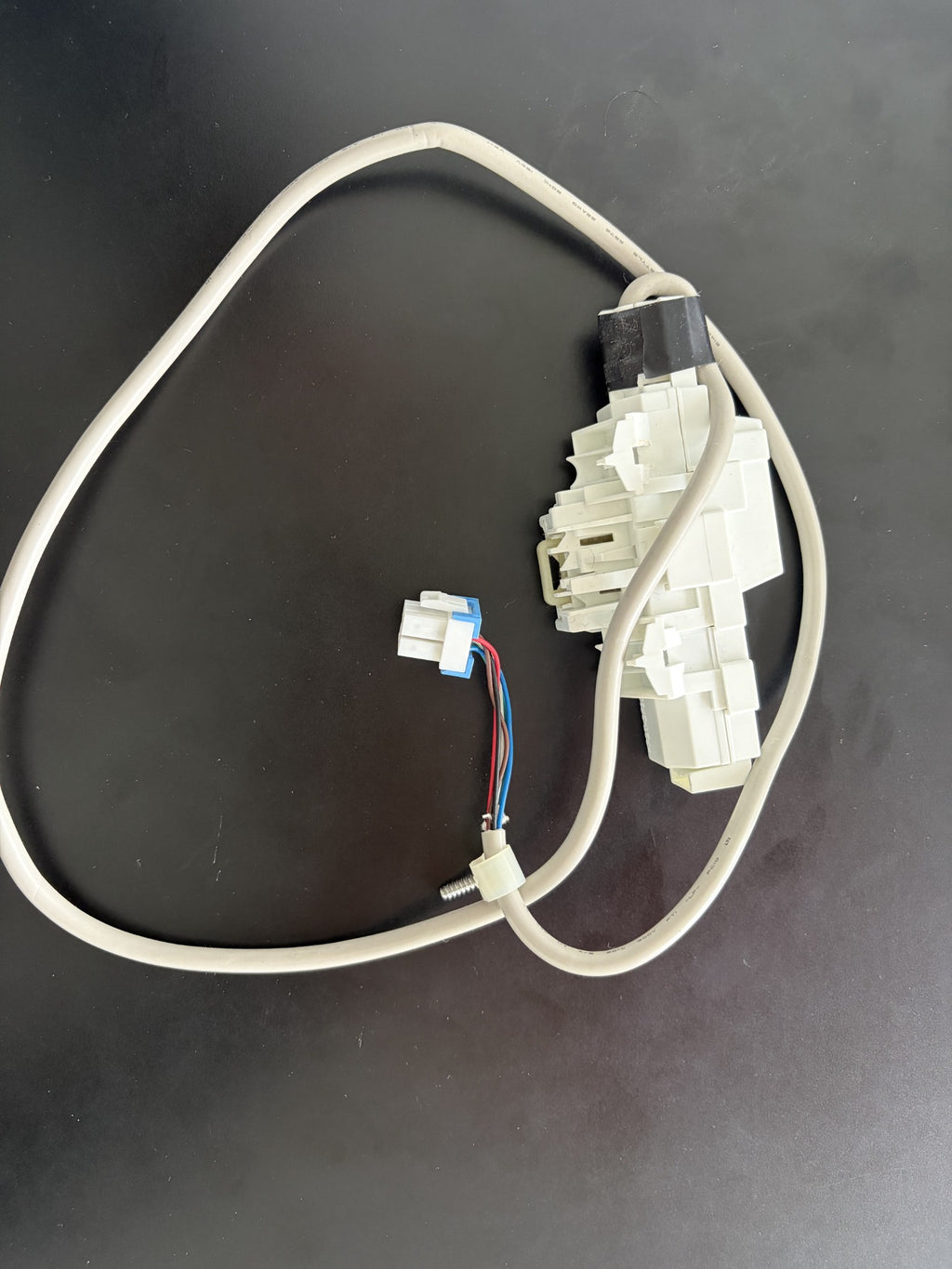 Samsung DC34-00025E lid lock assembly full view