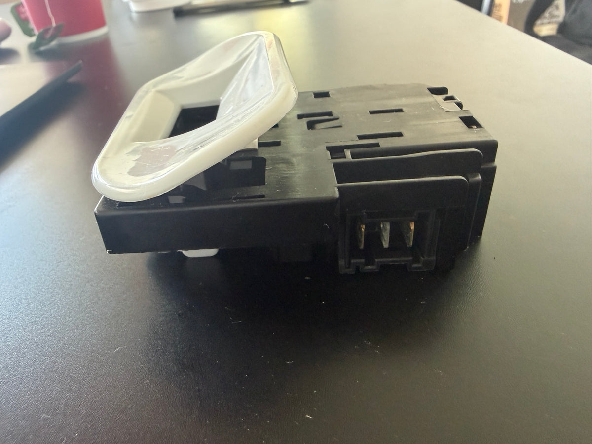 Samsung WF45M5100AW/A5 washer door lock assembly front view
