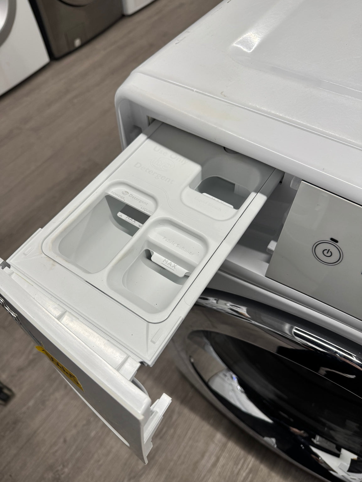 Whirlpool WFW70HEBW0 washer photo 4